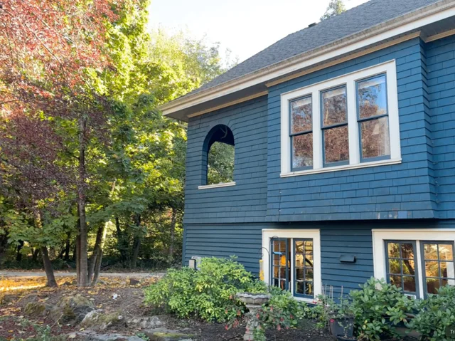 Country home on the WSANEC Peninsula